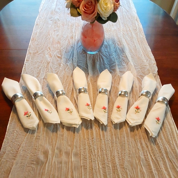 🌺 Set of 8 Silver Toned Metal Napkin Rings - Picture 1 of 12